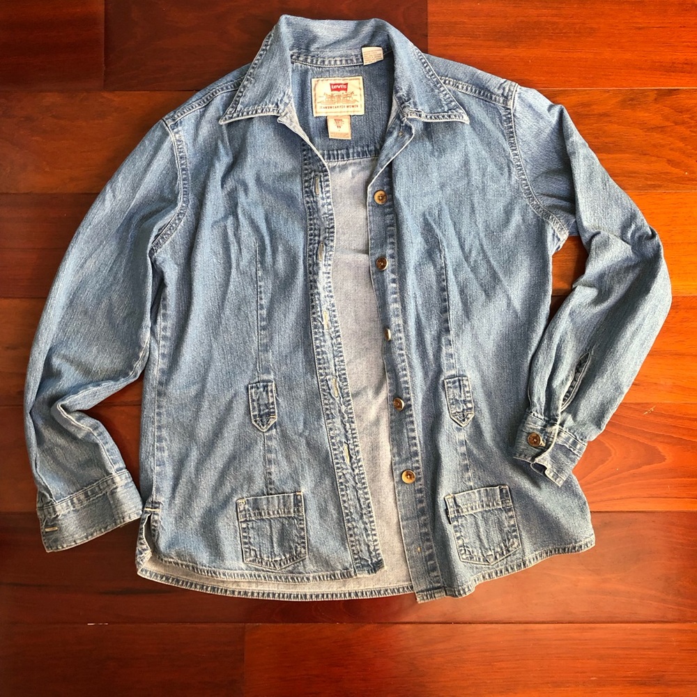 Levi’s denim top